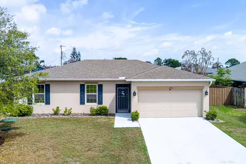 2350 SE Calcutta Cir, Port Saint Lucie, FL 34952