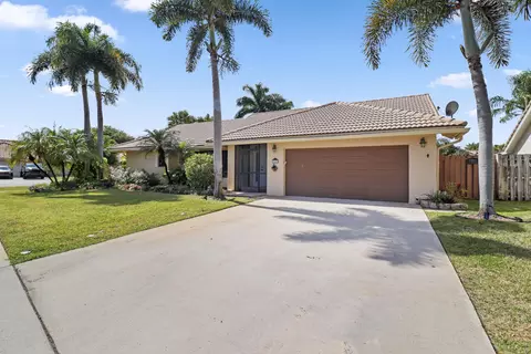 9260 Laurel Green Dr, Boynton Beach, FL 33437