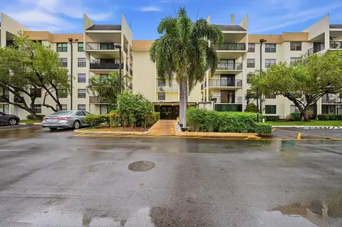 6195 Rock Island Rd #210, Tamarac, FL 33319