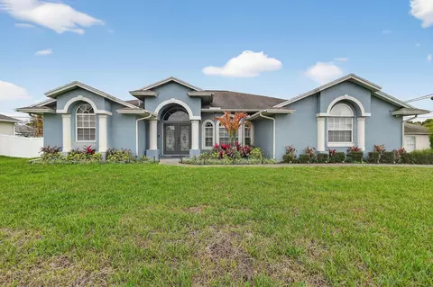 1887 SW Hilola Ln, Port Saint Lucie, FL 34953