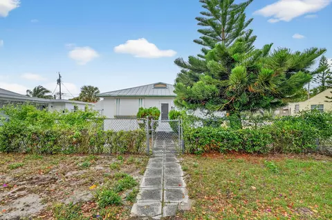 620 58th St, West Palm Beach, FL 33407