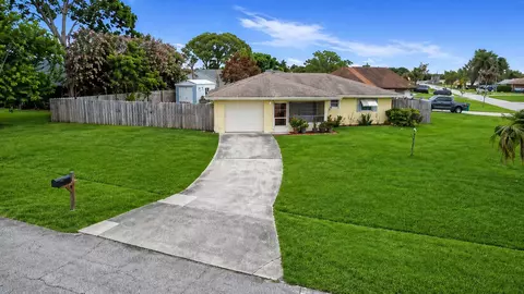 1491 SE Concha St, Port Saint Lucie, FL 34983