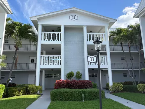 11 Colonial Club Dr #105, Boynton Beach, FL 33435