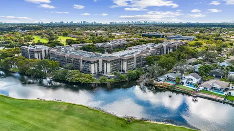 2802 N 46th Ave #B513, Hollywood, FL 33021