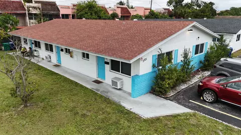 5701 NW 15th St, Lauderhill, FL 33313