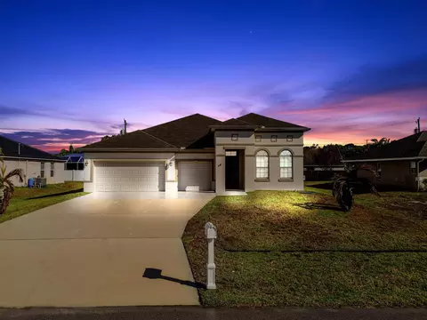 1957 SW Logan St, Port Saint Lucie, FL 34953