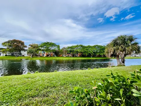 27 Sheffield B, West Palm Beach, FL 33417