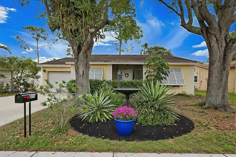 6374 Summer Sky Ln, Greenacres, FL 33463