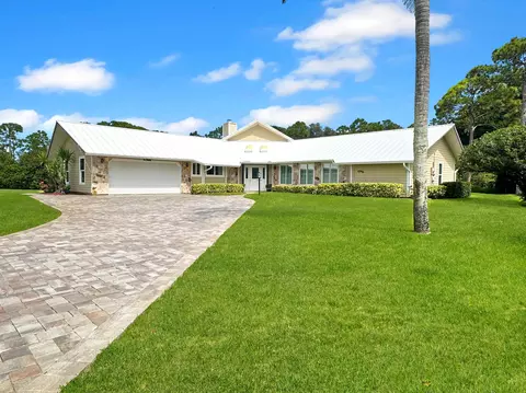 4100 Smokey Pines Ct, Fort Pierce, FL 34951