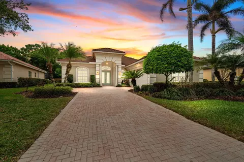 9113 One Putt Pl, Port Saint Lucie, FL 34986