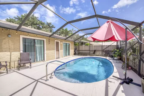5489 Eagle Lake Dr, Palm Beach Gardens, FL 33418