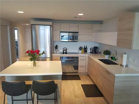 16385 Biscayne Blvd #1018, North Miami Beach, FL 33160