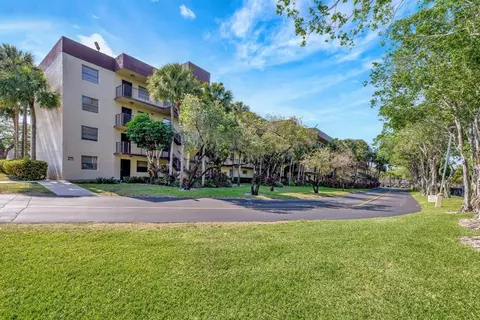 3301 NW 47th Ter UNIT 403, Lauderdale Lakes, FL 33319