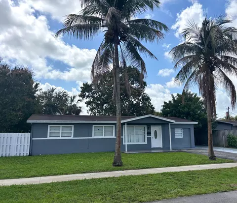 5820 NW 13th St, Sunrise, FL 33313