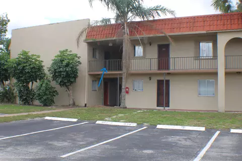 6054 Forest Hill Blvd #204, West Palm Beach, FL 33415