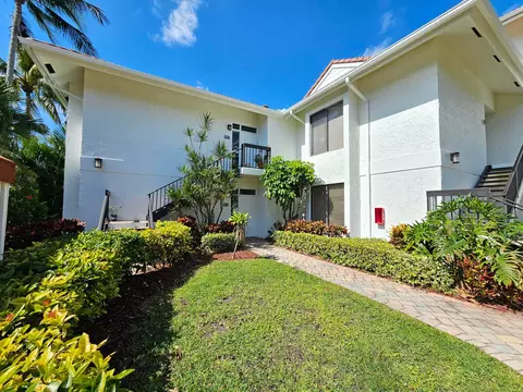 19235 Sabal Lake Dr, Boca Raton, FL 33434