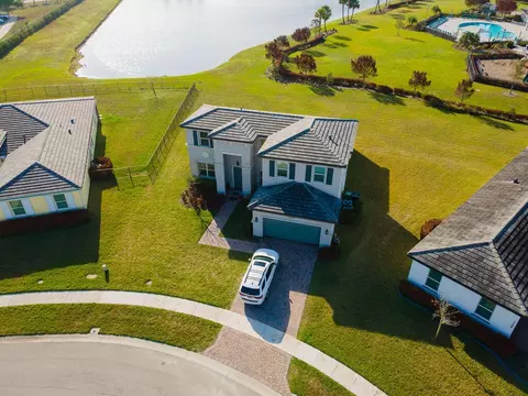 7206 NW Farnsworth Cir, Port Saint Lucie, FL 34987