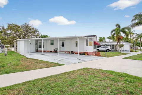 6482 NW 37th Ave, Coconut Creek, FL 33073