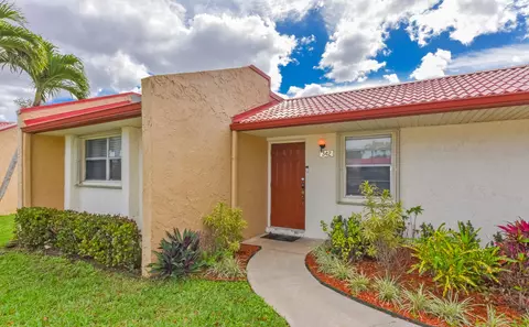 342 Lake Evelyn Dr, West Palm Beach, FL 33411