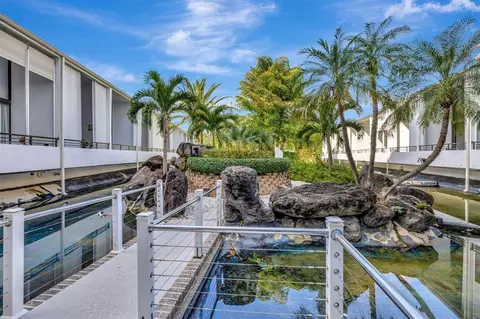 3589 S Ocean Blvd #10, South Palm Beach, FL 33480
