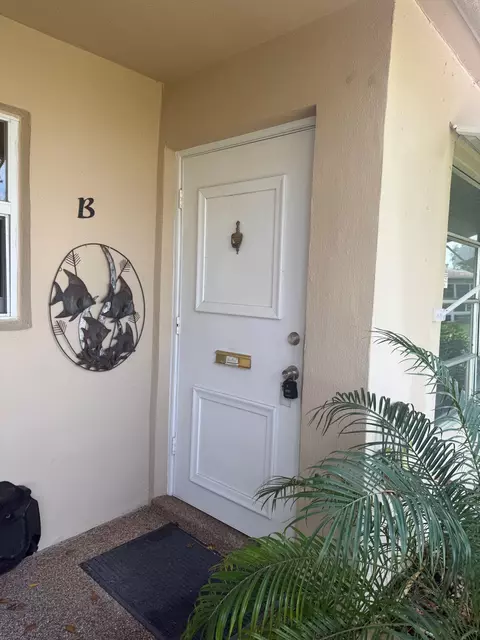 1052 North Dr #B, Delray Beach, FL 33445