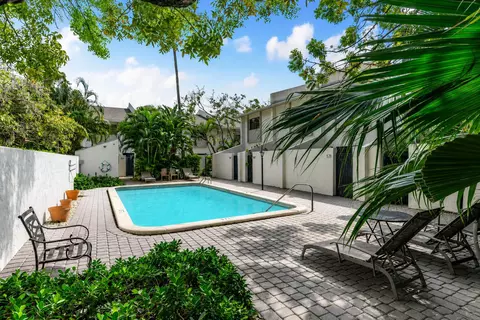 563 NE 7th Ave #1B, Fort Lauderdale, FL 33301