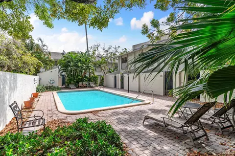 563 NE 7th Ave #1B, Fort Lauderdale, FL 33301