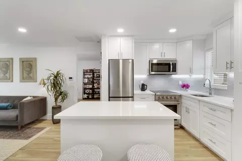 10128 Meridian Way N #7, Palm Beach Gardens, FL 33410