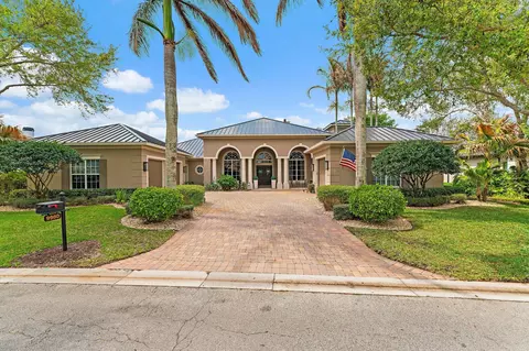 9980 SE Sandpine Ln, Hobe Sound, FL 33455