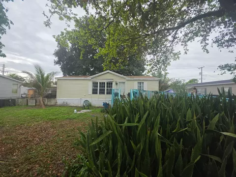 13310 SW 6th Ct, Davie, FL 33325