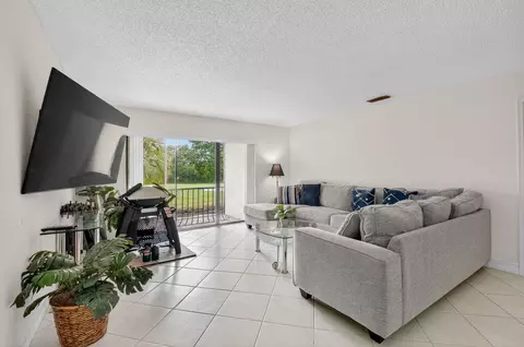 21988 Cypress Dr #43F, Boca Raton, FL 33433