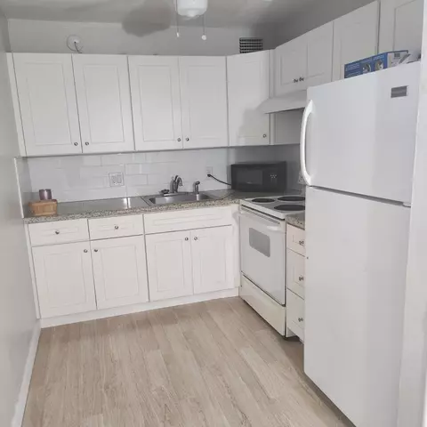 Kitchen - 643 Durham W, Deerfield Beach, FL 33442 photo 1 of 1