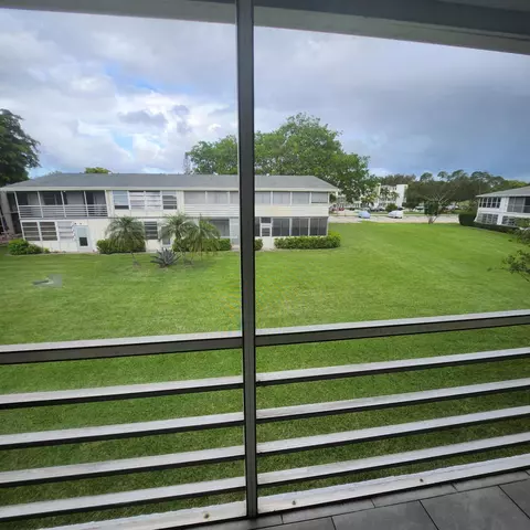 Exterior - 643 Durham W, Deerfield Beach, FL 33442 photo 5 of 7