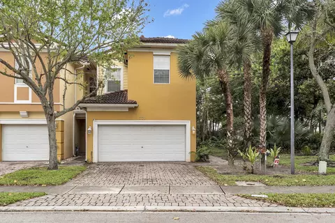 771 Pipers Cay Dr, West Palm Beach, FL 33415