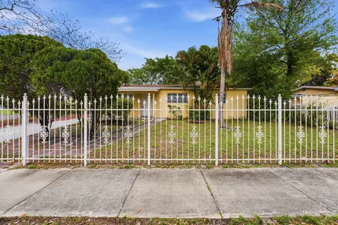1201 NE 206th St, Miami, FL 33179