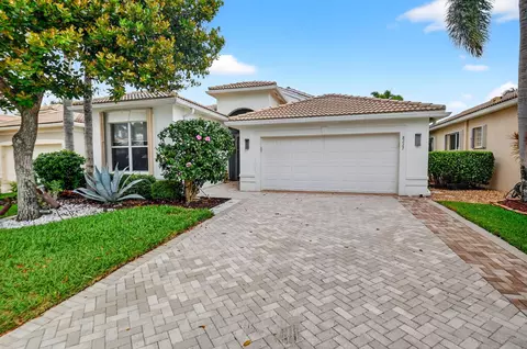 8227 Seahorse Cove Blvd, Lake Worth, FL 33467