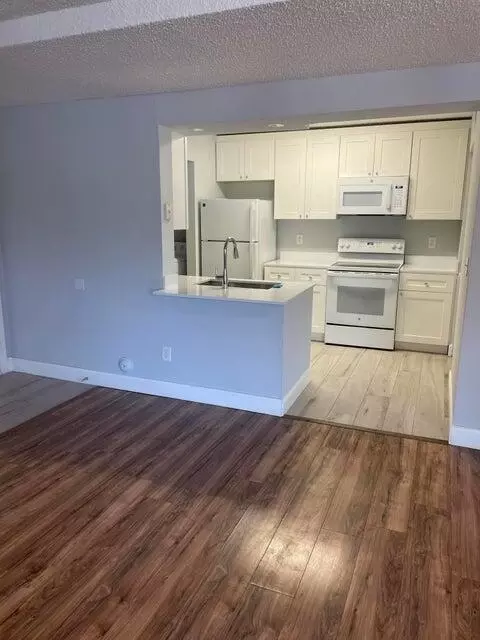 4045 W Mcnab Rd #102, Pompano Beach, FL 33069