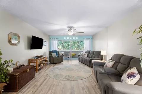 1560 NE 12th Ter #D9, Jensen Beach, FL 34957