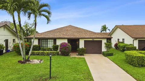 3267 Shadow Wood Dr, Greenacres, FL 33463