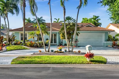 9254 NW 18th St, Plantation, FL 33322