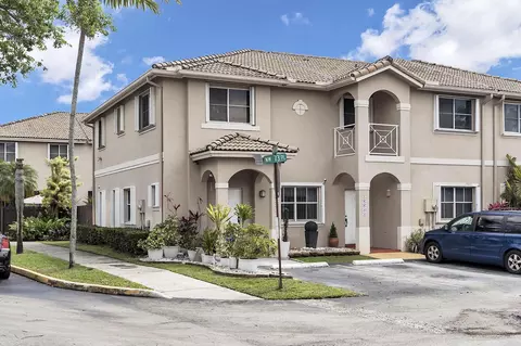 16637 NW 73rd Pl, Miami Lakes, FL 33014