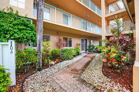 12560 Majesty Cir #104, Boynton Beach, FL 33437