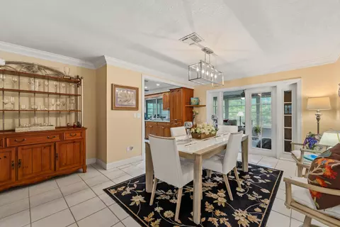 Dining - 4176 SE Fairway Ct, Stuart, FL 34997 photo 3 of 4