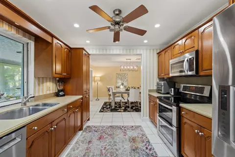 Kitchen - 4176 SE Fairway Ct, Stuart, FL 34997 photo 1 of 2