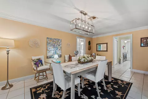 Dining - 4176 SE Fairway Ct, Stuart, FL 34997 photo 4 of 4