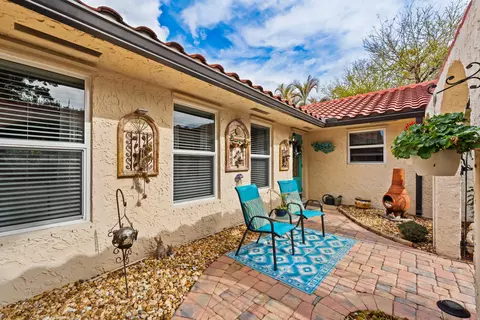 Exterior - 4176 SE Fairway Ct, Stuart, FL 34997 photo 2 of 7