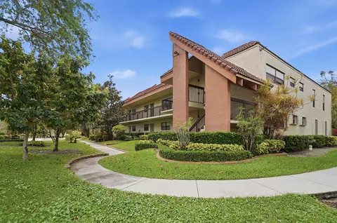 1774 Hammock Blvd #118, Coconut Creek, FL 33063