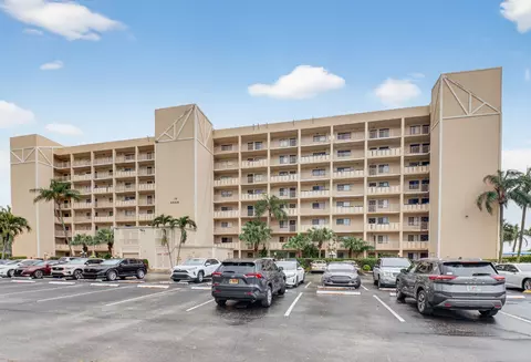 6866 Huntington Ln #607, Delray Beach, FL 33446