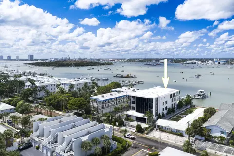 2323 Lake Dr #202, West Palm Beach, FL 33404