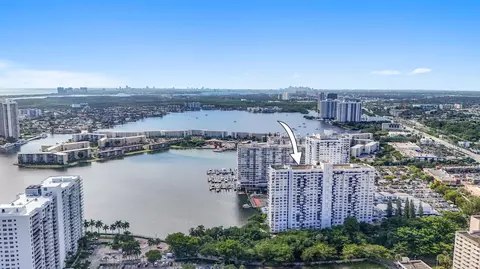 2780 NE 183rd St #716, Aventura, FL 33160